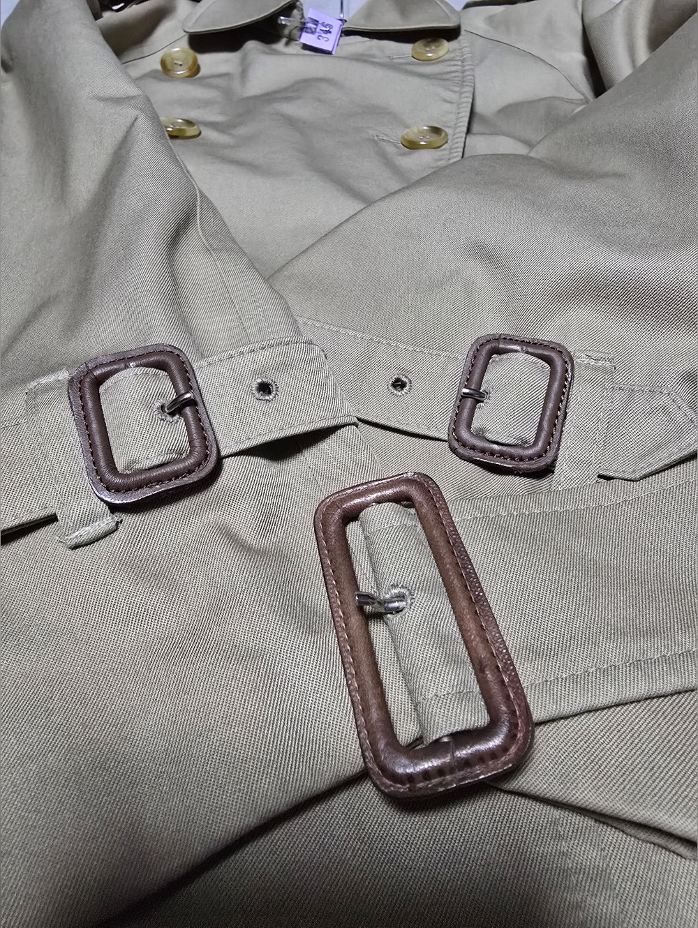 Vintage Burberry Beige Double-Breasted Trench Coat with Belt - Picture 10 of 10
